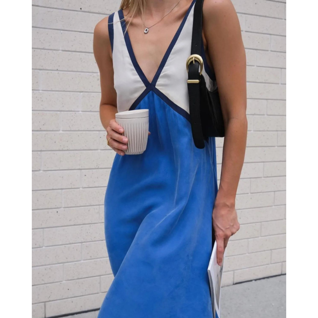 Georgia - Sleeveless V-Neck Dress